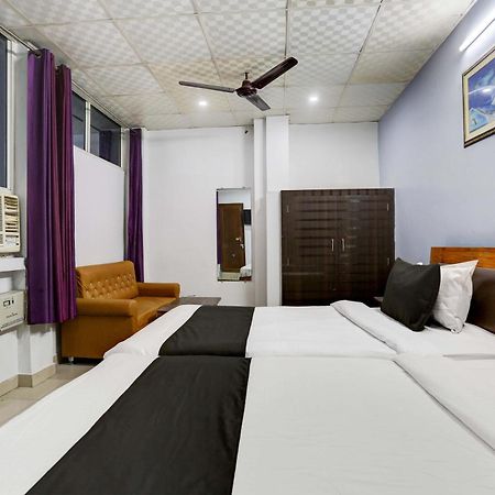 Collection O Hotel Moon Light Lucknow Exteriör bild