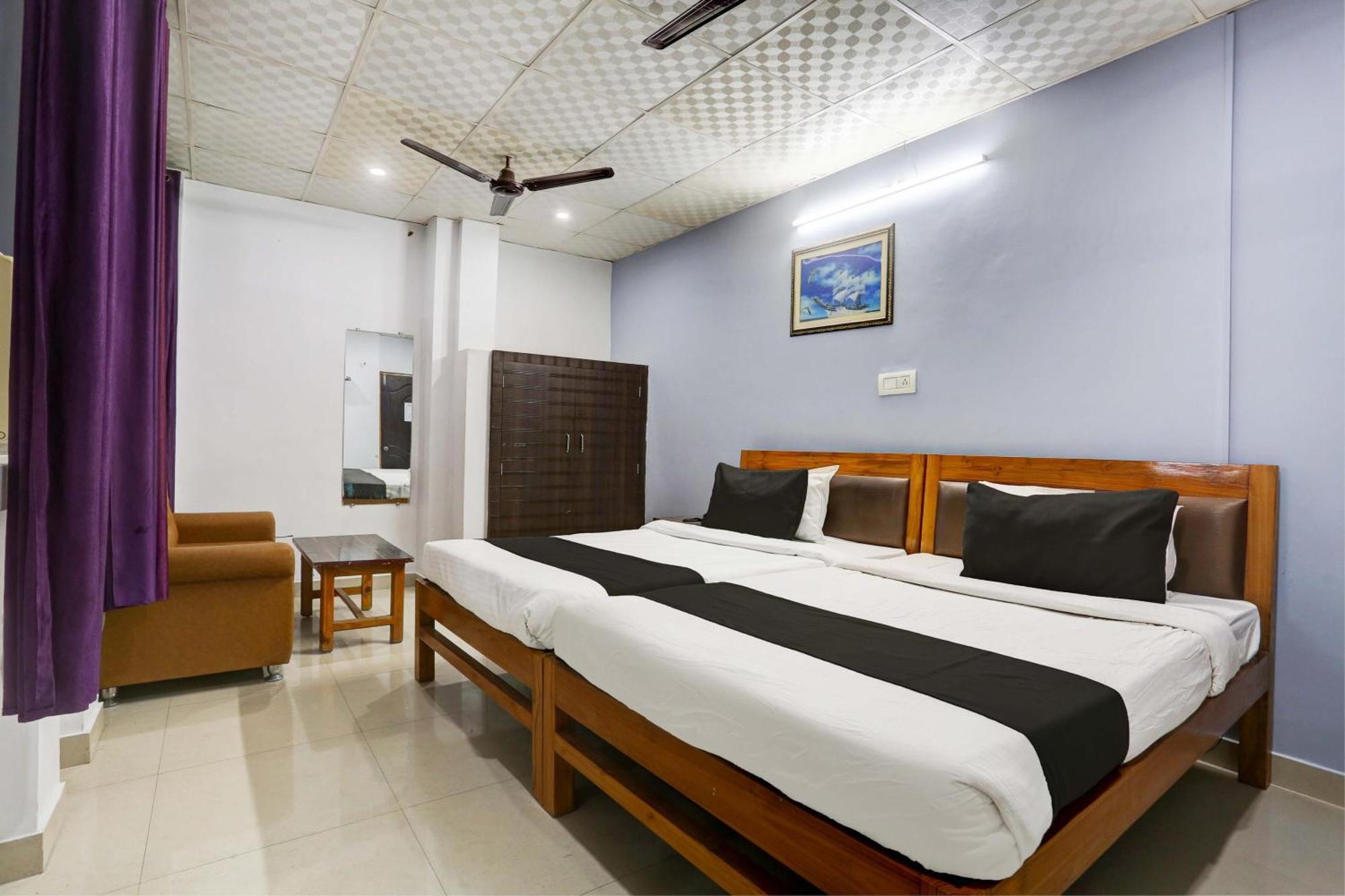 Collection O Hotel Moon Light Lucknow Exteriör bild